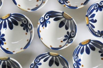 花文三つ足小鉢（染付）【工房ｓｅｎ】