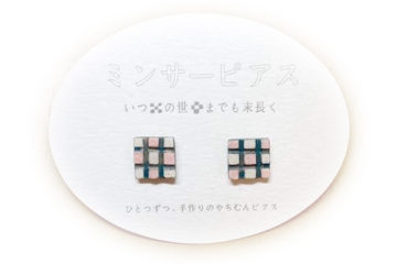 やちむん ミンサーピアス／ピンク【Mariya’s chicken】